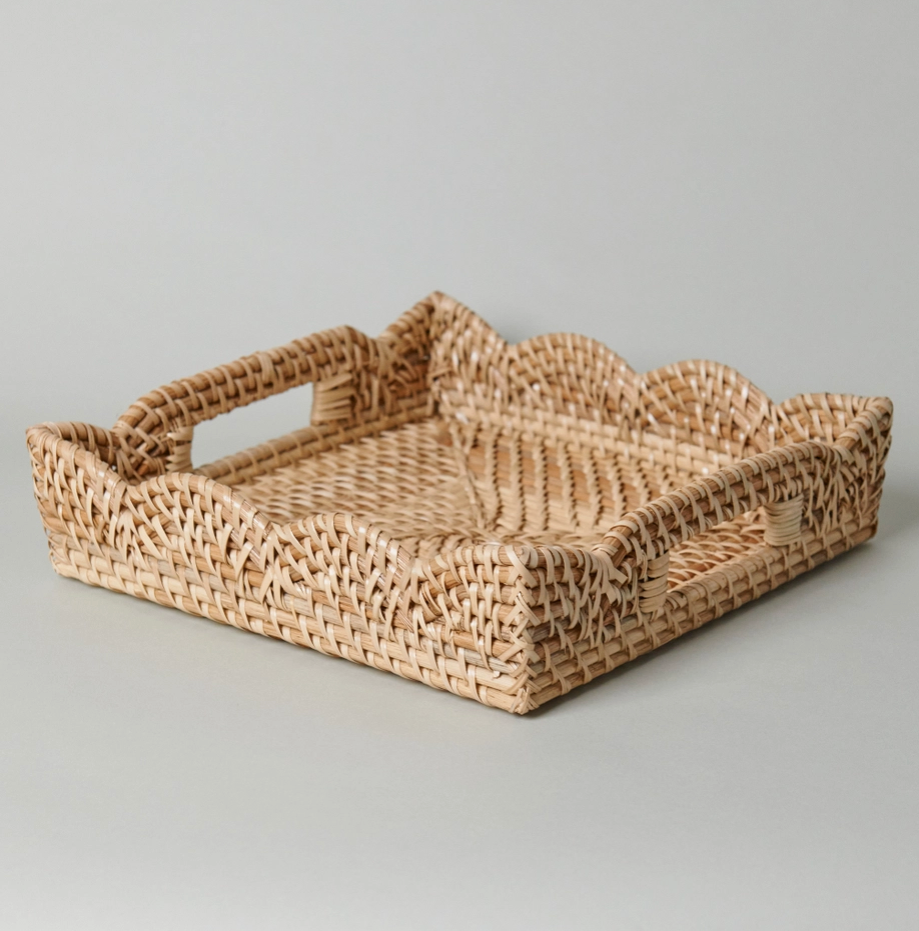 Kubo Mariposa Woven Scalloped Rattan Tray